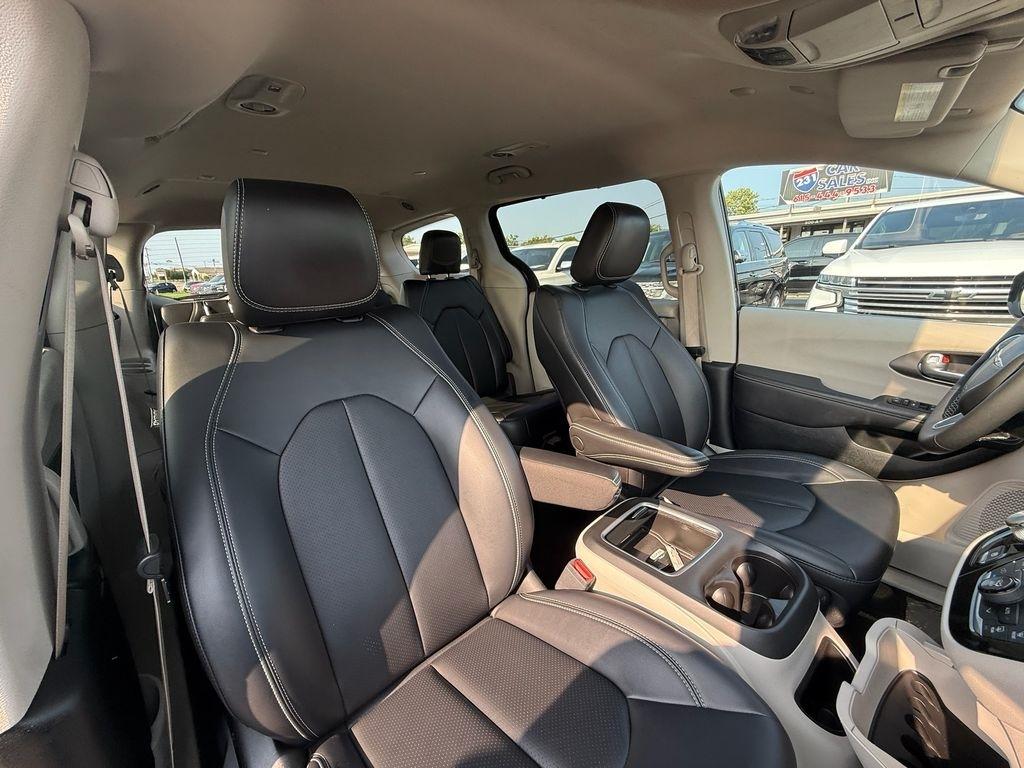 Chrysler Pacifica Touring L 2024
