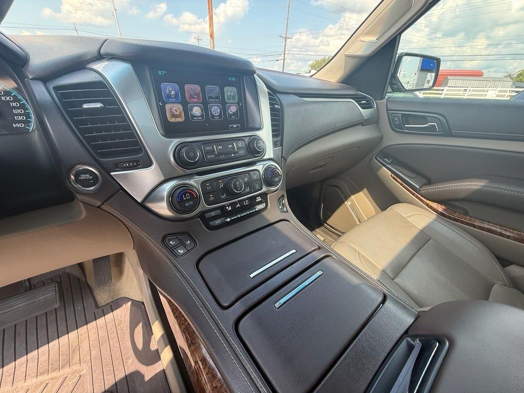 Chevrolet Suburban Premier 4WD 2017