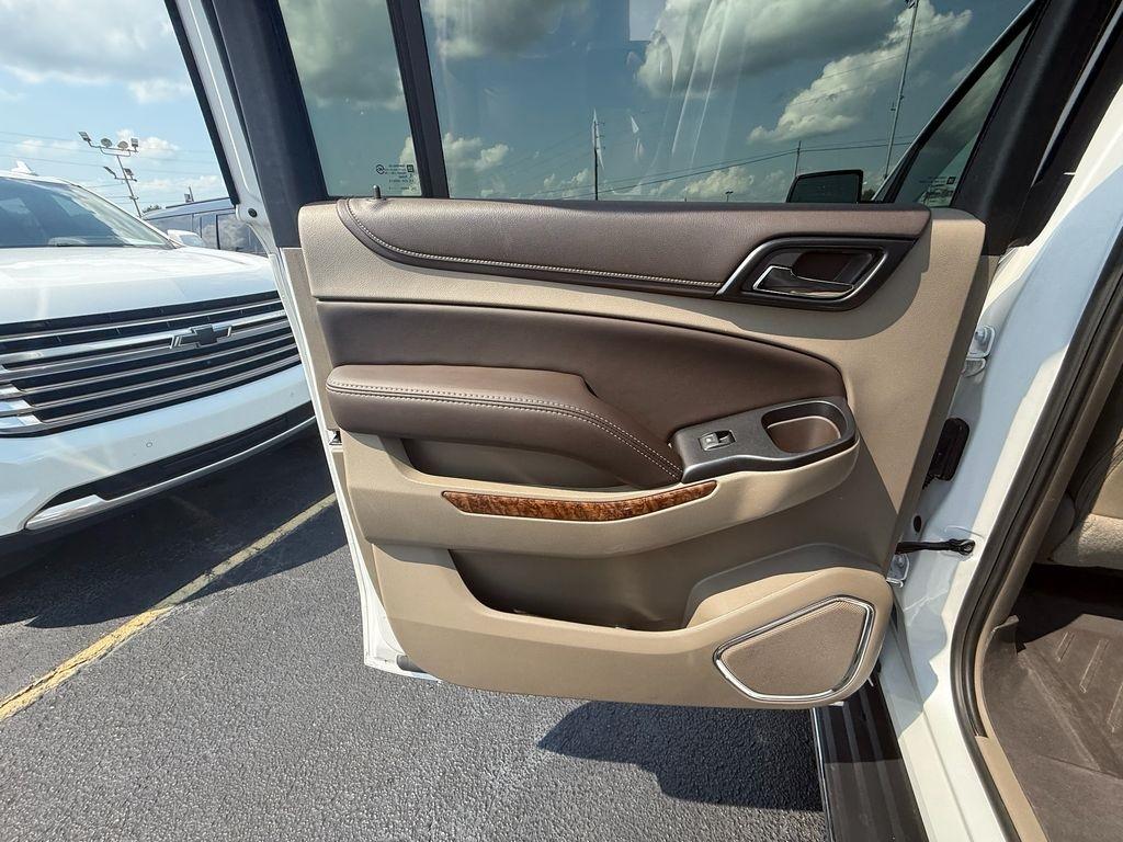 Chevrolet Suburban Premier 4WD 2017
