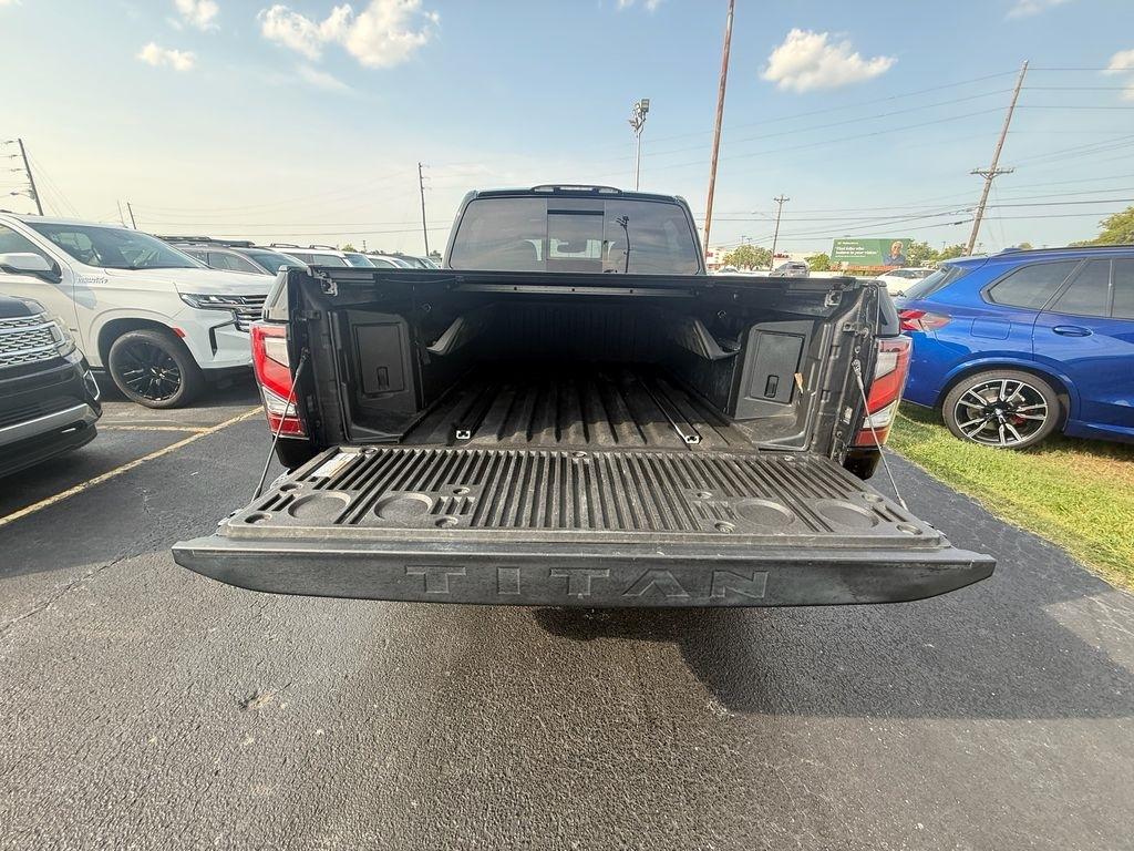 Nissan Titan Platinum Reserve Crew Cab 4WD 2020
