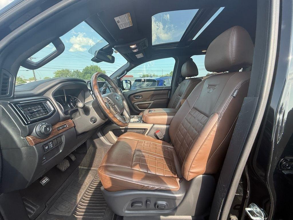 Nissan Titan Platinum Reserve Crew Cab 4WD 2020