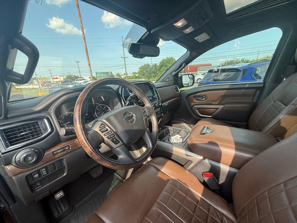 Nissan Titan Platinum Reserve Crew Cab 4WD 2020