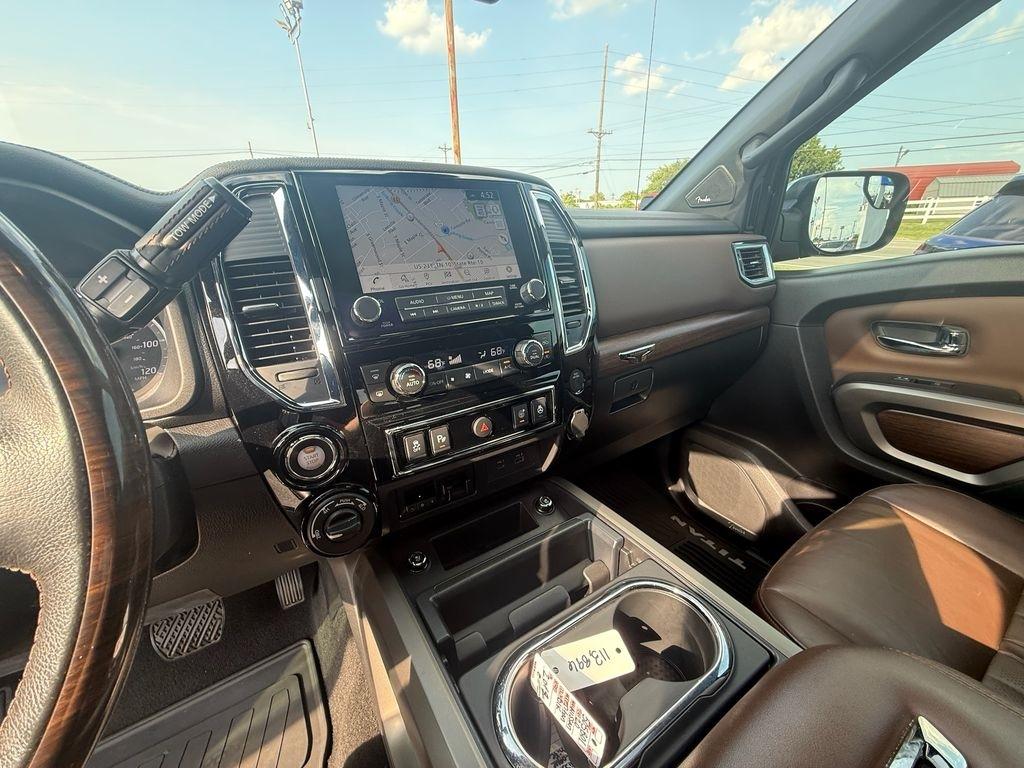 Nissan Titan Platinum Reserve Crew Cab 4WD 2020