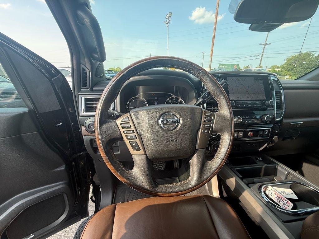 Nissan Titan Platinum Reserve Crew Cab 4WD 2020