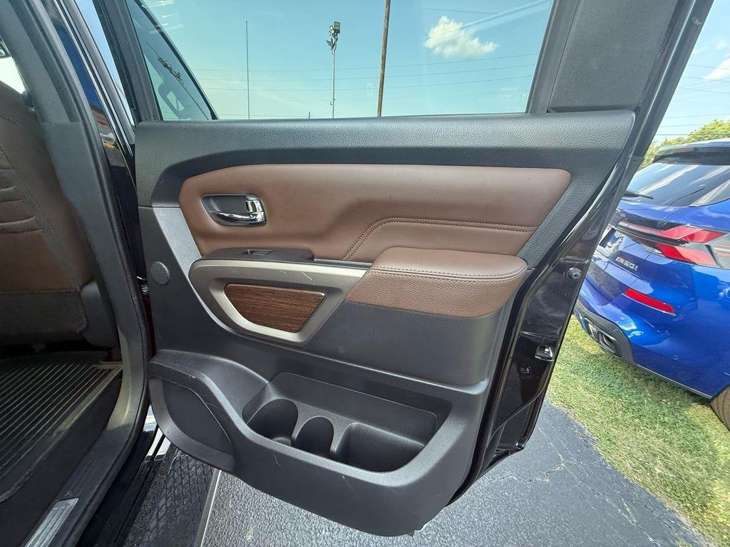 Nissan Titan Platinum Reserve Crew Cab 4WD 2020