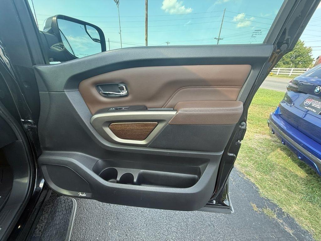 Nissan Titan Platinum Reserve Crew Cab 4WD 2020