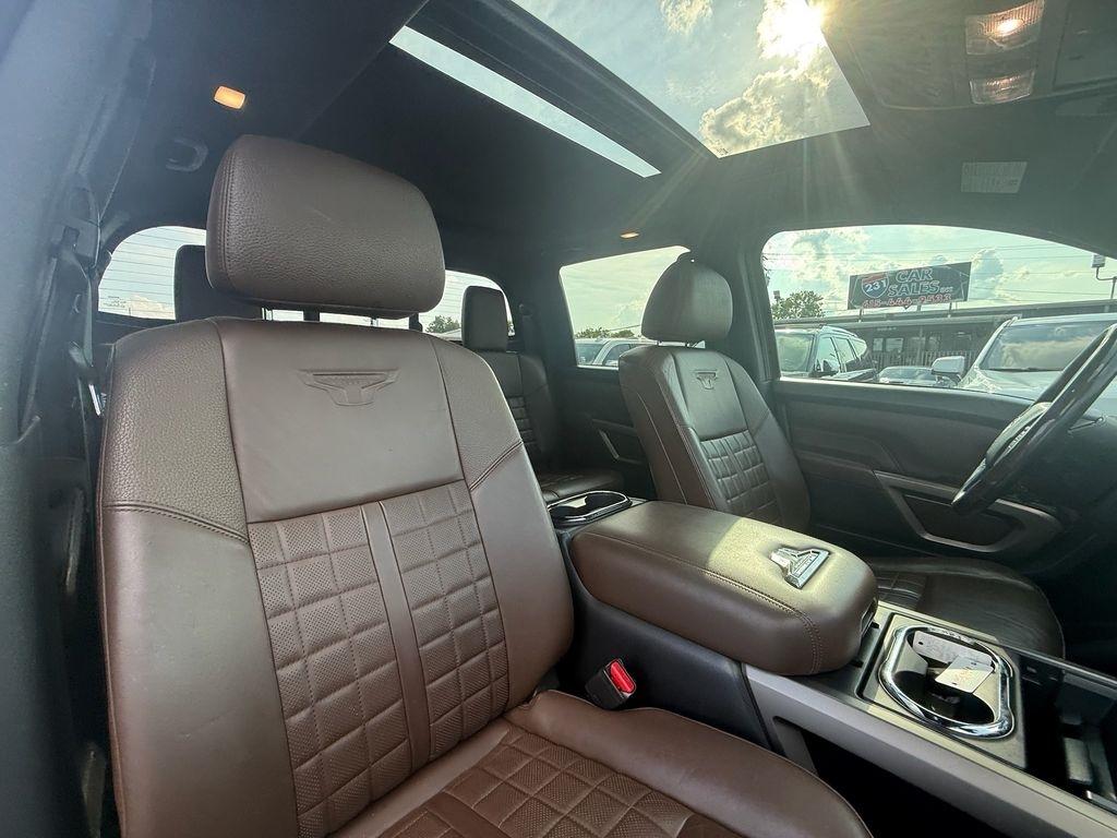 Nissan Titan Platinum Reserve Crew Cab 4WD 2020
