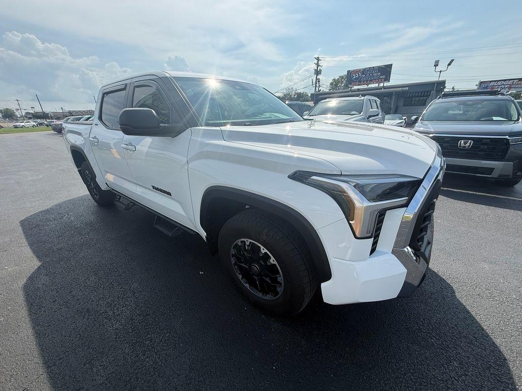Toyota Tundra SR5 CrewMax 4WD 2026