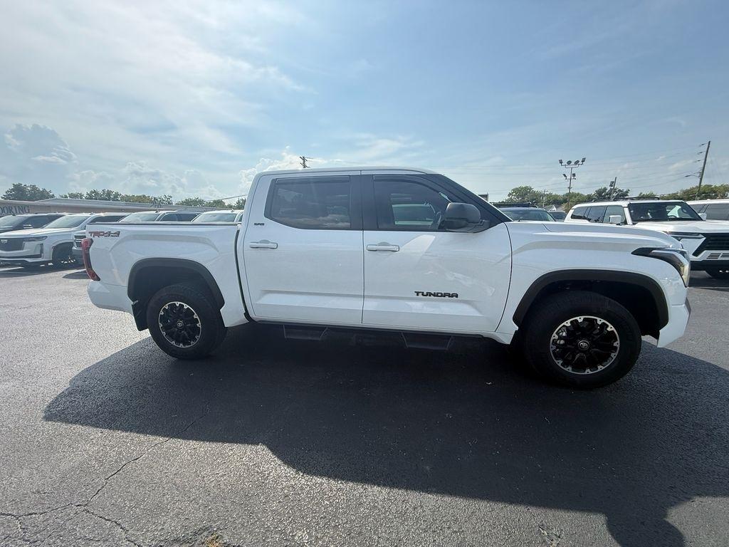 Toyota Tundra SR5 CrewMax 4WD 2026