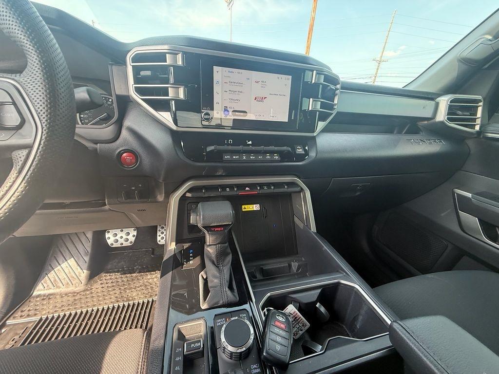 Toyota Tundra SR5 CrewMax 4WD 2026
