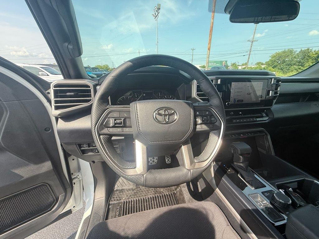 Toyota Tundra SR5 CrewMax 4WD 2026