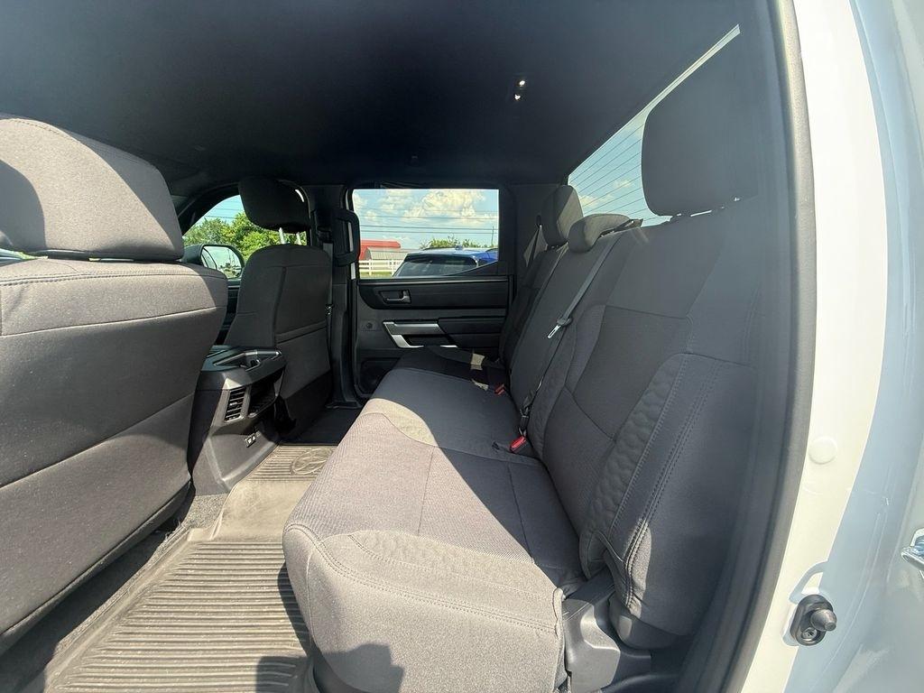 Toyota Tundra SR5 CrewMax 4WD 2026