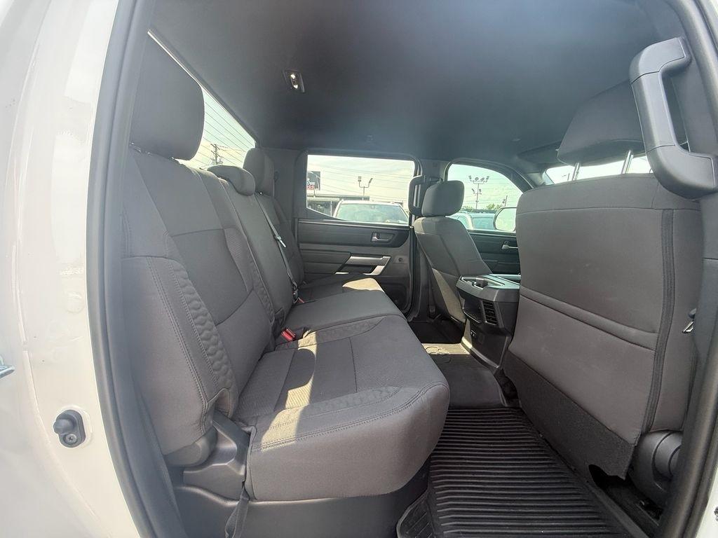 Toyota Tundra SR5 CrewMax 4WD 2026
