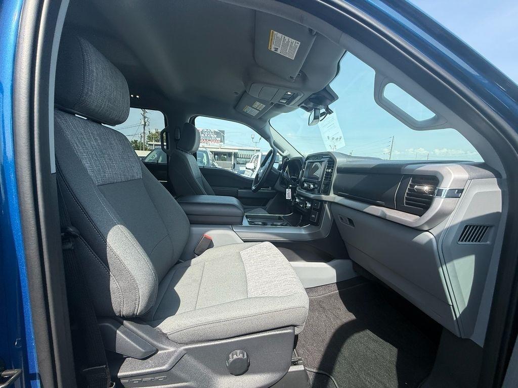 Ford F-150 XLT SuperCrew 4WD 2023