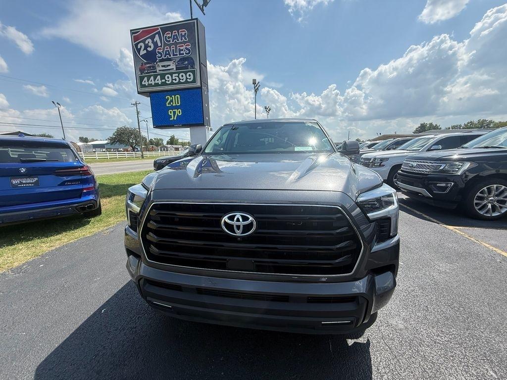 Toyota Sequoia SR5 5.7L 4WD 2023