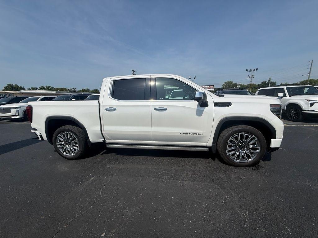 GMC Sierra 1500 Denali Ultimate Crew Cab 4WD 2023