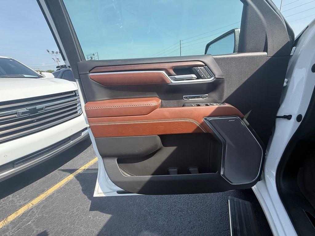 GMC Sierra 1500 Denali Ultimate Crew Cab 4WD 2023