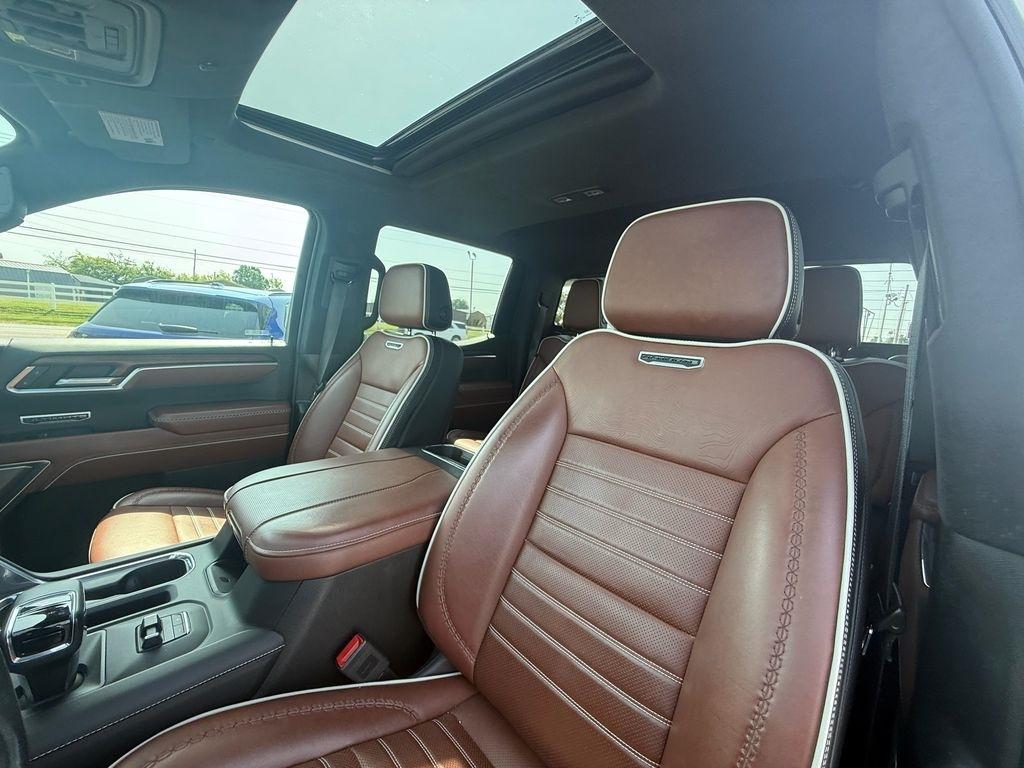GMC Sierra 1500 Denali Ultimate Crew Cab 4WD 2023