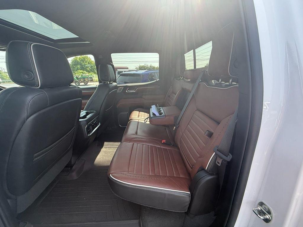 GMC Sierra 1500 Denali Ultimate Crew Cab 4WD 2023