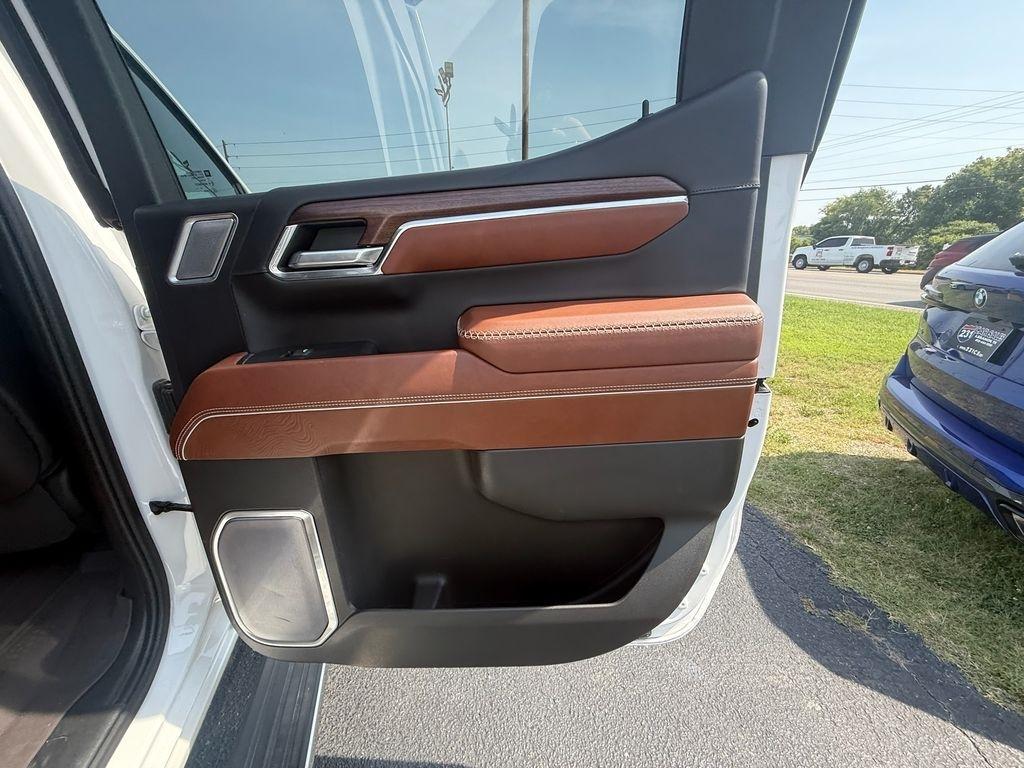 GMC Sierra 1500 Denali Ultimate Crew Cab 4WD 2023