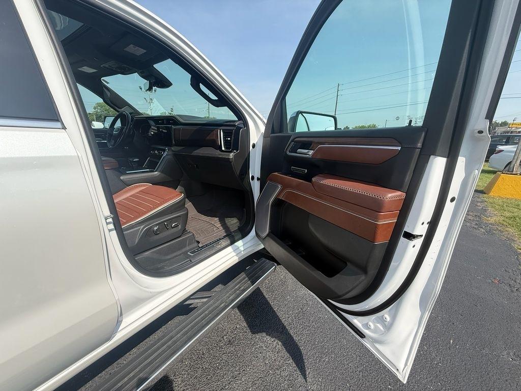 GMC Sierra 1500 Denali Ultimate Crew Cab 4WD 2023