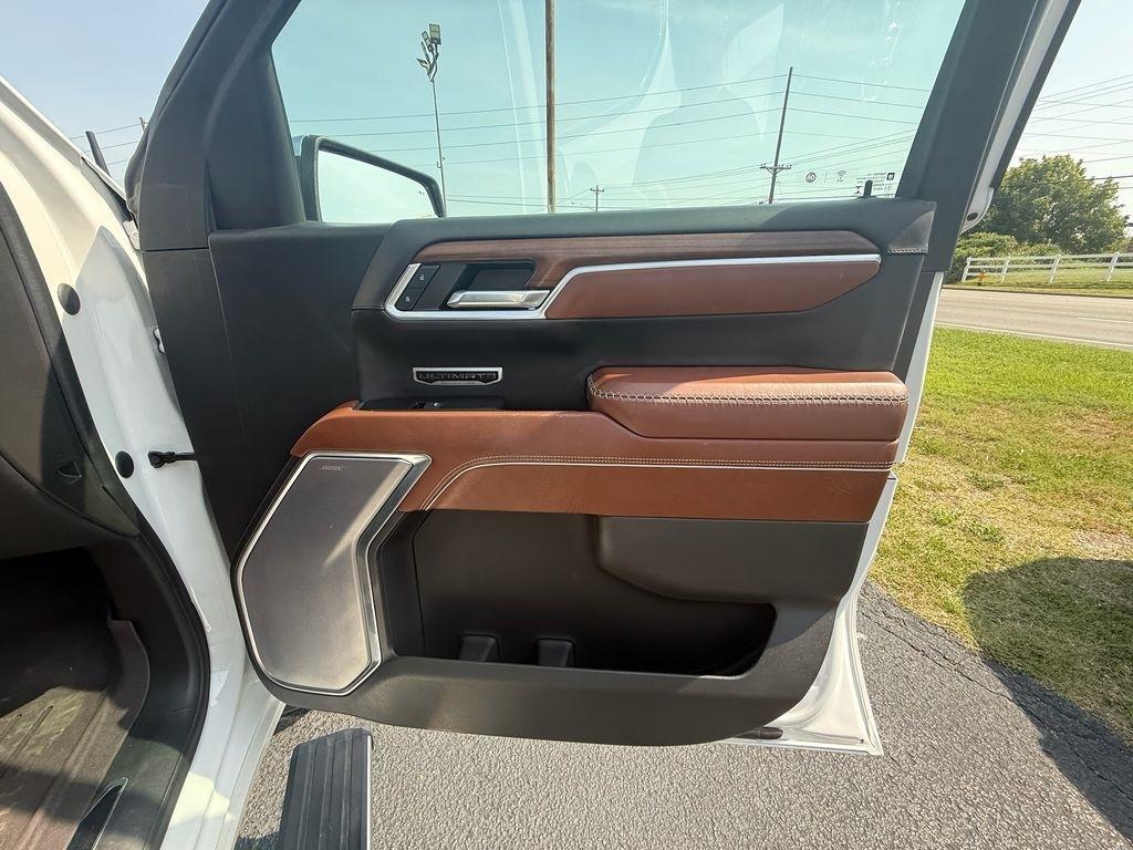 GMC Sierra 1500 Denali Ultimate Crew Cab 4WD 2023