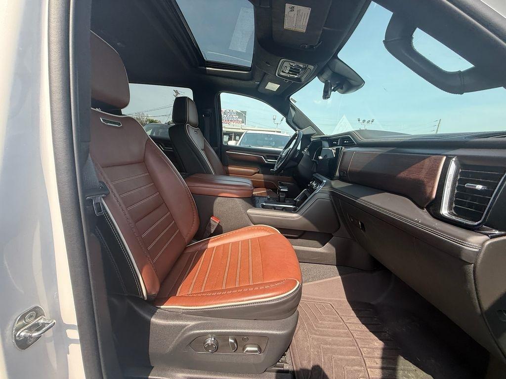 GMC Sierra 1500 Denali Ultimate Crew Cab 4WD 2023