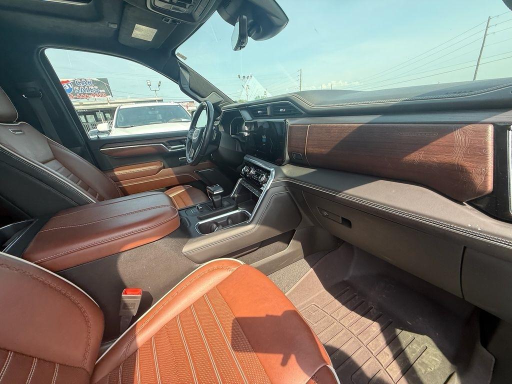 GMC Sierra 1500 Denali Ultimate Crew Cab 4WD 2023