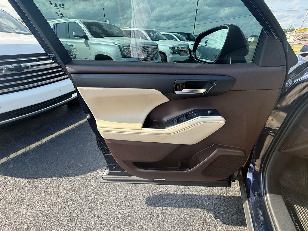 Toyota Highlander Hybrid XLE AWD 2020