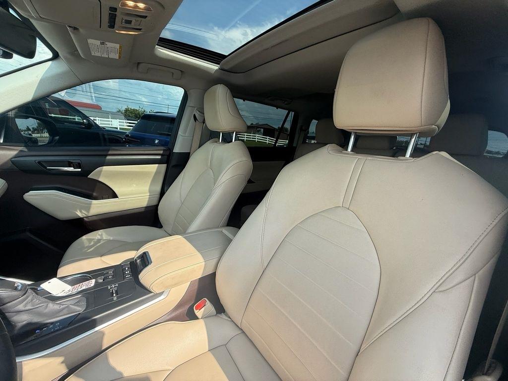 Toyota Highlander Hybrid XLE AWD 2020