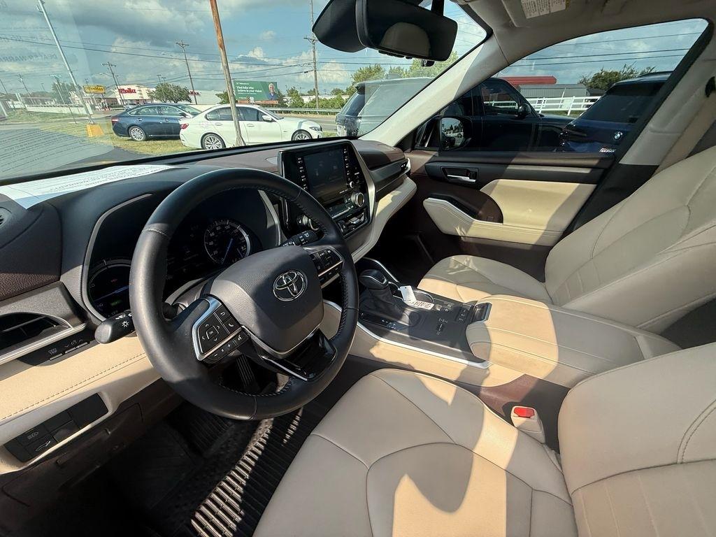 Toyota Highlander Hybrid XLE AWD 2020