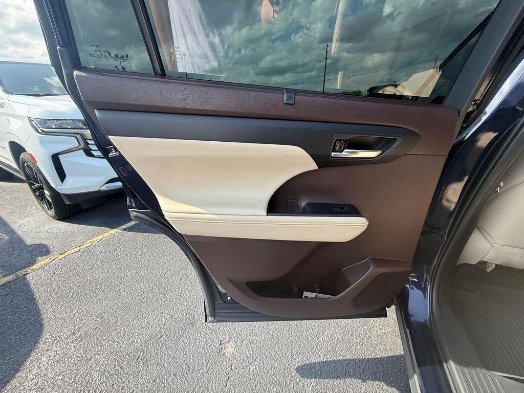 Toyota Highlander Hybrid XLE AWD 2020