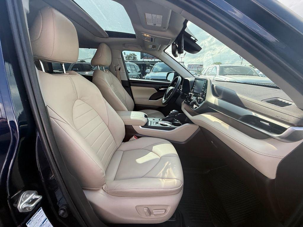 Toyota Highlander Hybrid XLE AWD 2020