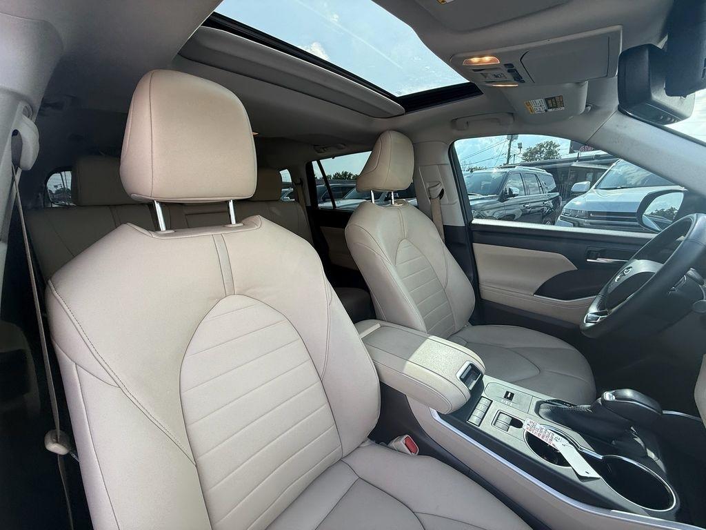 Toyota Highlander Hybrid XLE AWD 2020