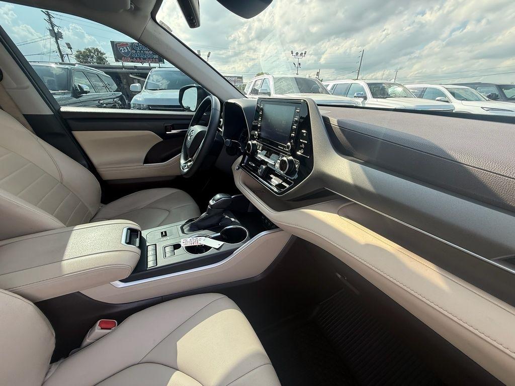 Toyota Highlander Hybrid XLE AWD 2020