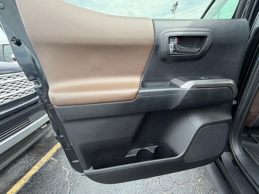 Toyota Tacoma Limited Double Cab V6 6AT 4WD 2021