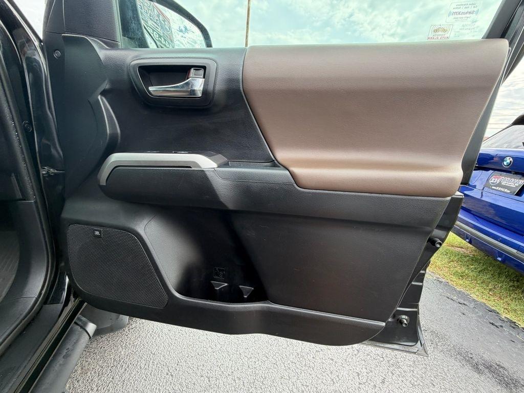 Toyota Tacoma Limited Double Cab V6 6AT 4WD 2021