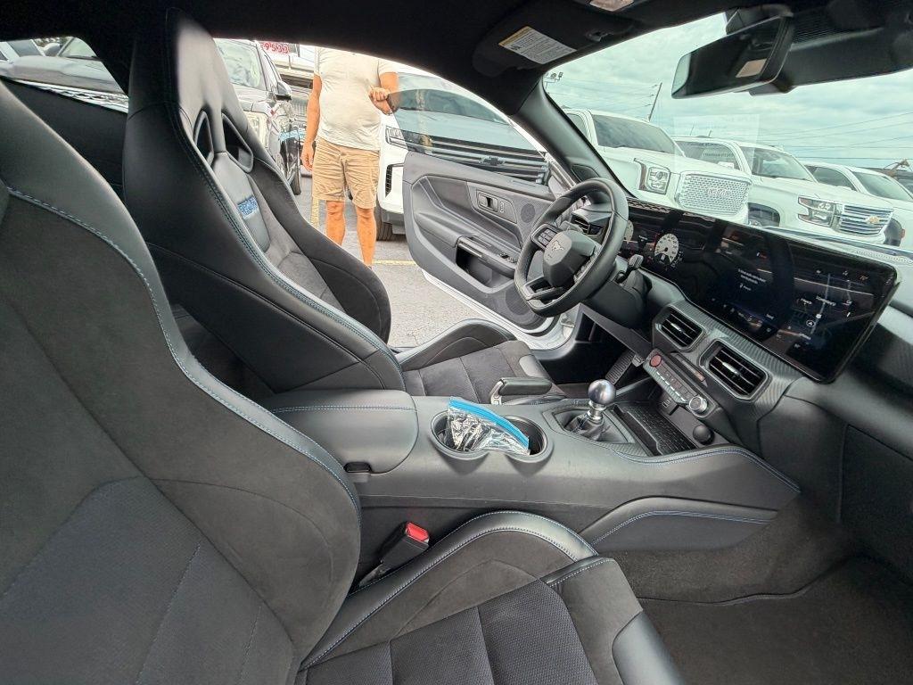 Ford Mustang Dark Horse 2024