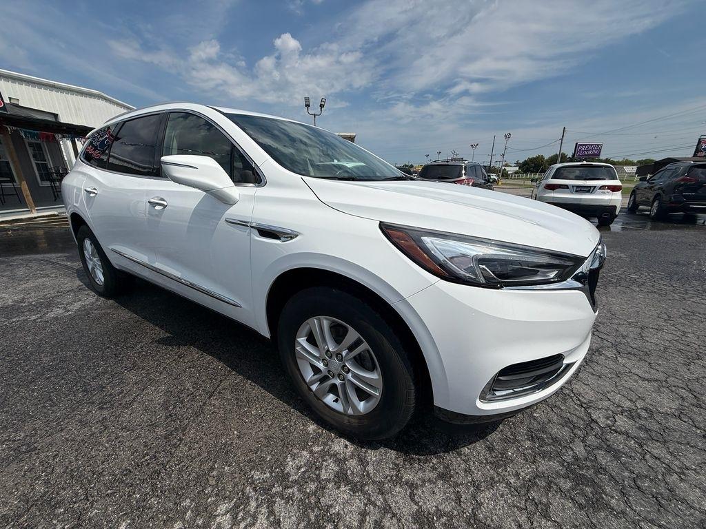 Buick Enclave Essence FWD 2018
