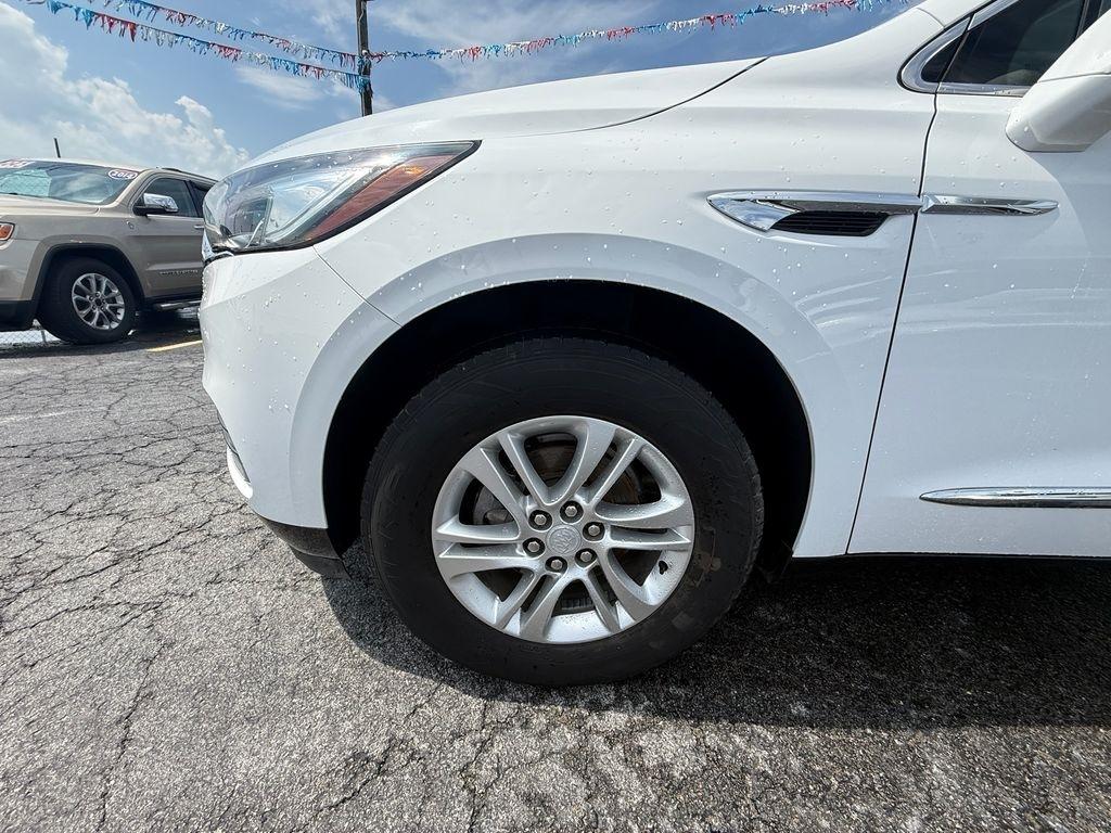 Buick Enclave Essence FWD 2018