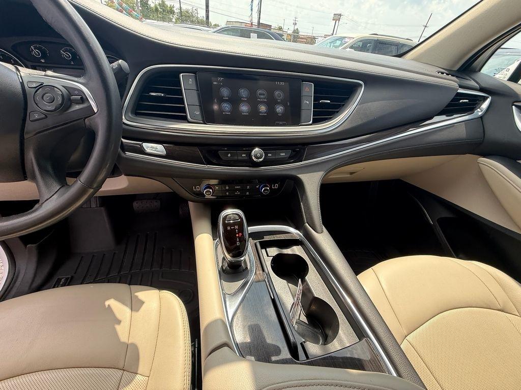 Buick Enclave Essence FWD 2018