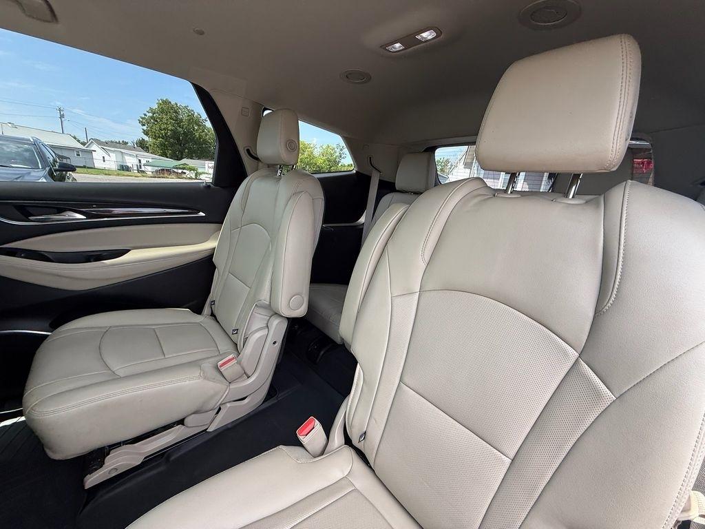 Buick Enclave Essence FWD 2018