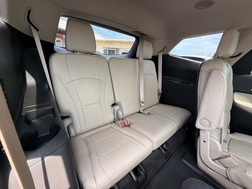 Buick Enclave Essence FWD 2018