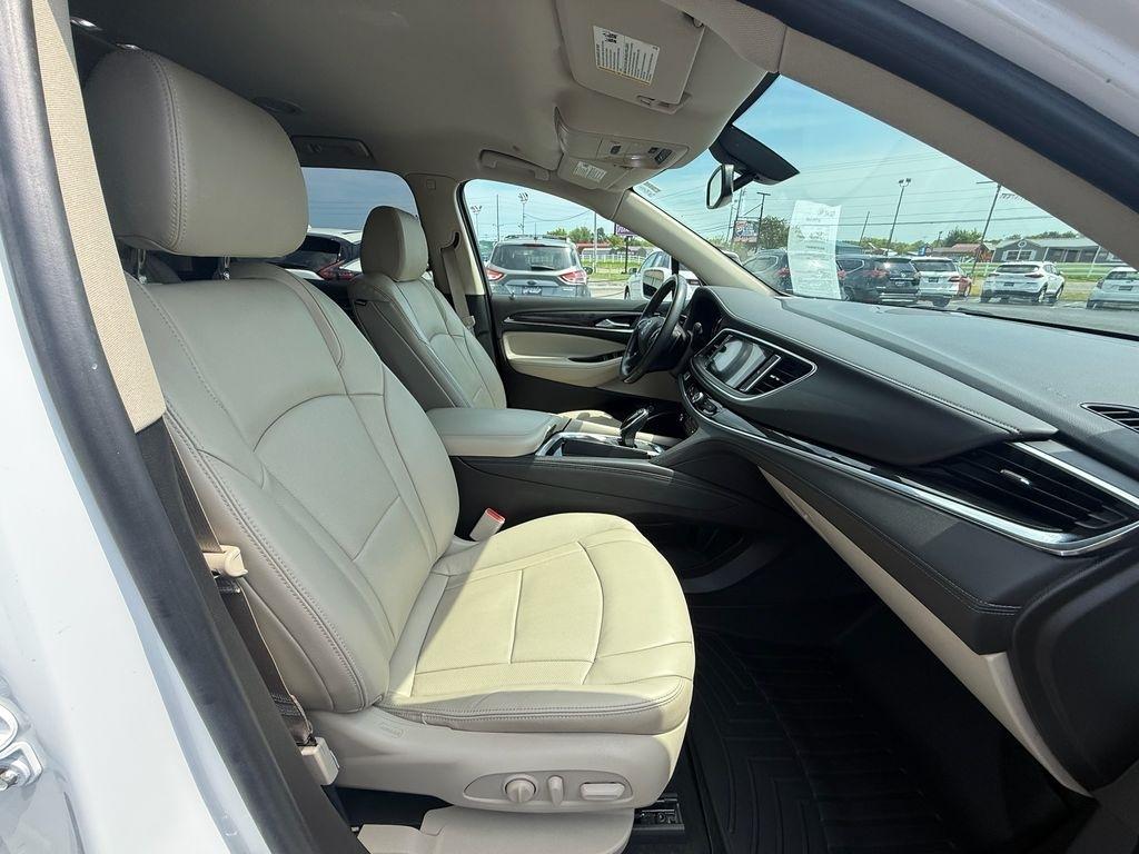 Buick Enclave Essence FWD 2018