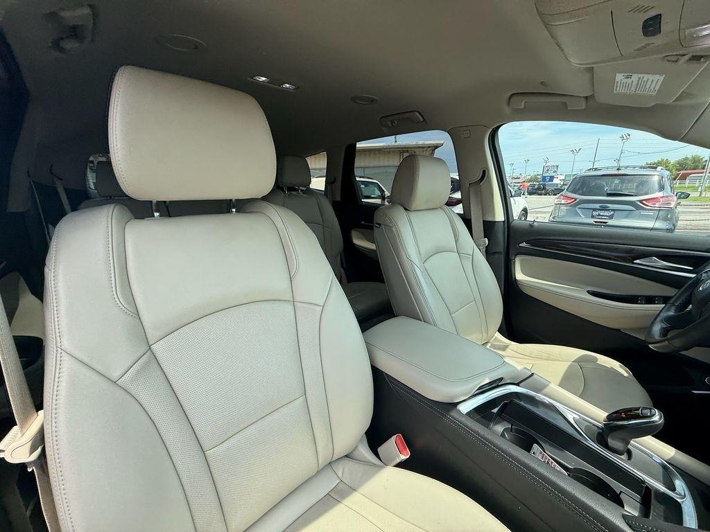 Buick Enclave Essence FWD 2018