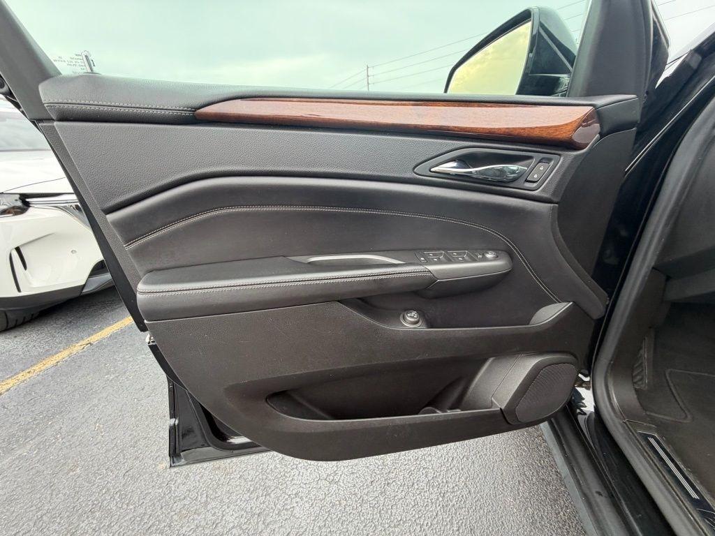 Cadillac SRX Luxury 2012