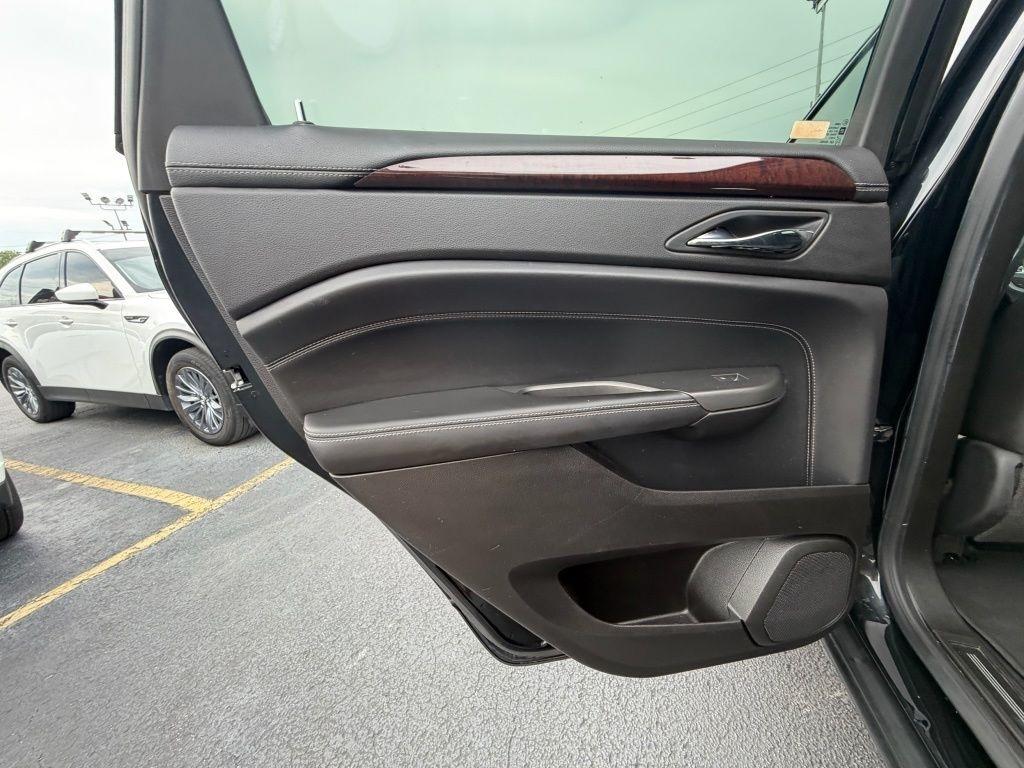 Cadillac SRX Luxury 2012