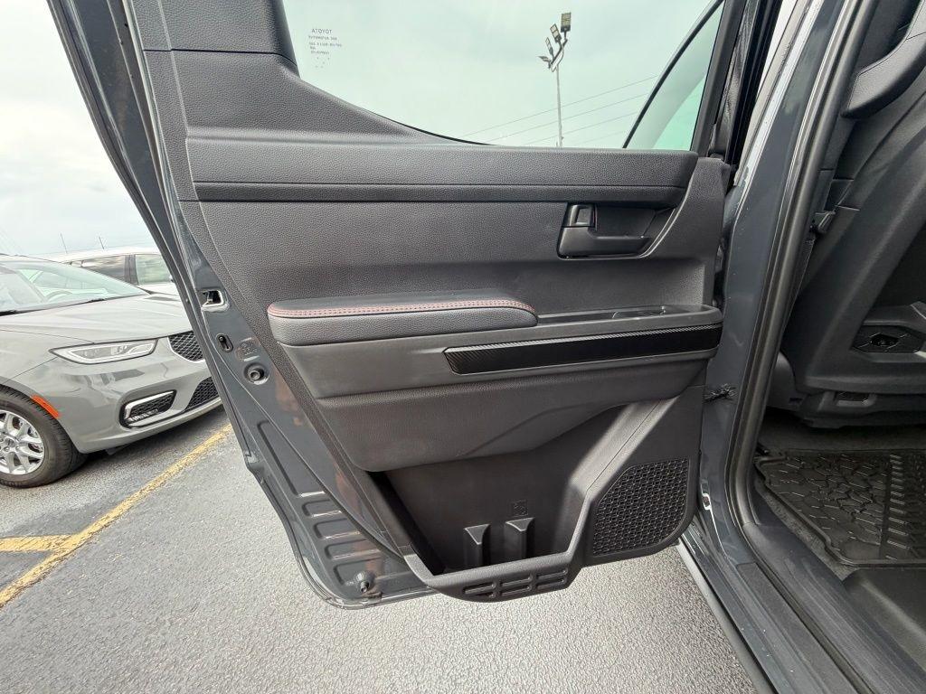 Toyota Tacoma Double Cab 4WD 2025