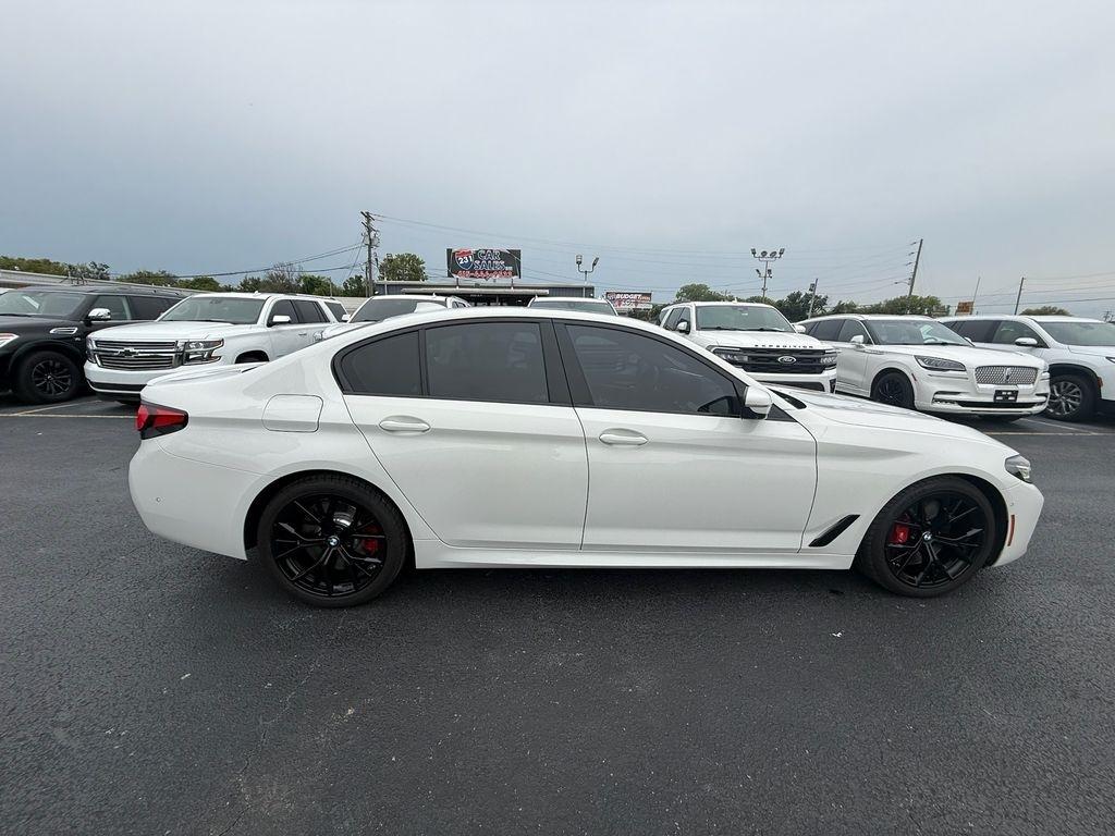 BMW 5-Series M550i xDrive 2022