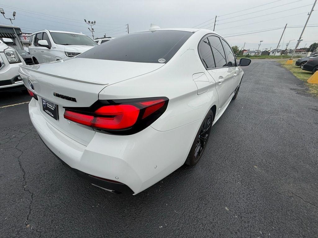 BMW 5-Series M550i xDrive 2022